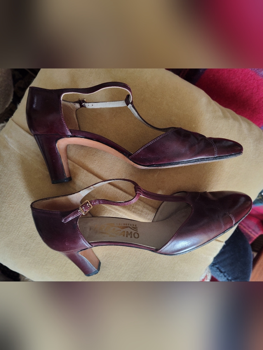 Vint Salvatore Ferragamo Burgundy Brown T-Strap Leather Heels Classic Dress Pump